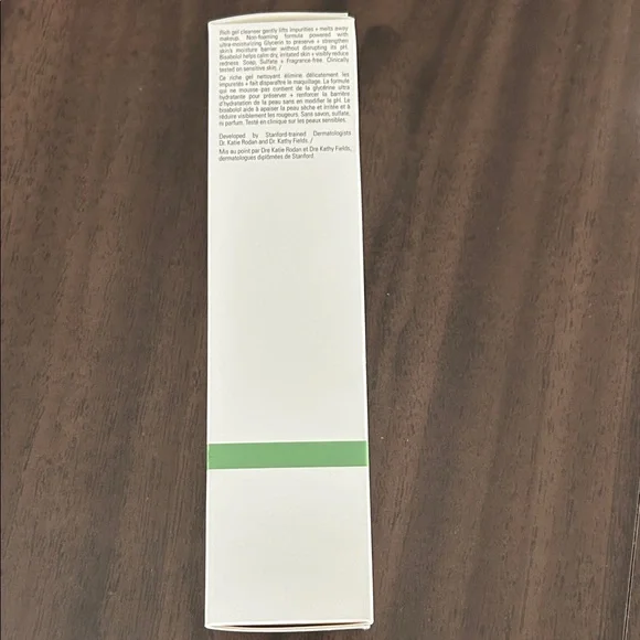 Rodan + Fields Soothe Gel Cleanser - White and Green Packaging - Picture 2 of 4